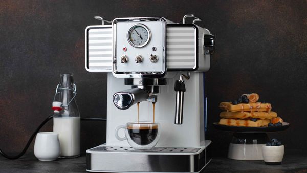 The Best 3 Coffee Makers with Grinders in 2021